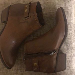 XAppeal Collins booties-Never worn Size 9